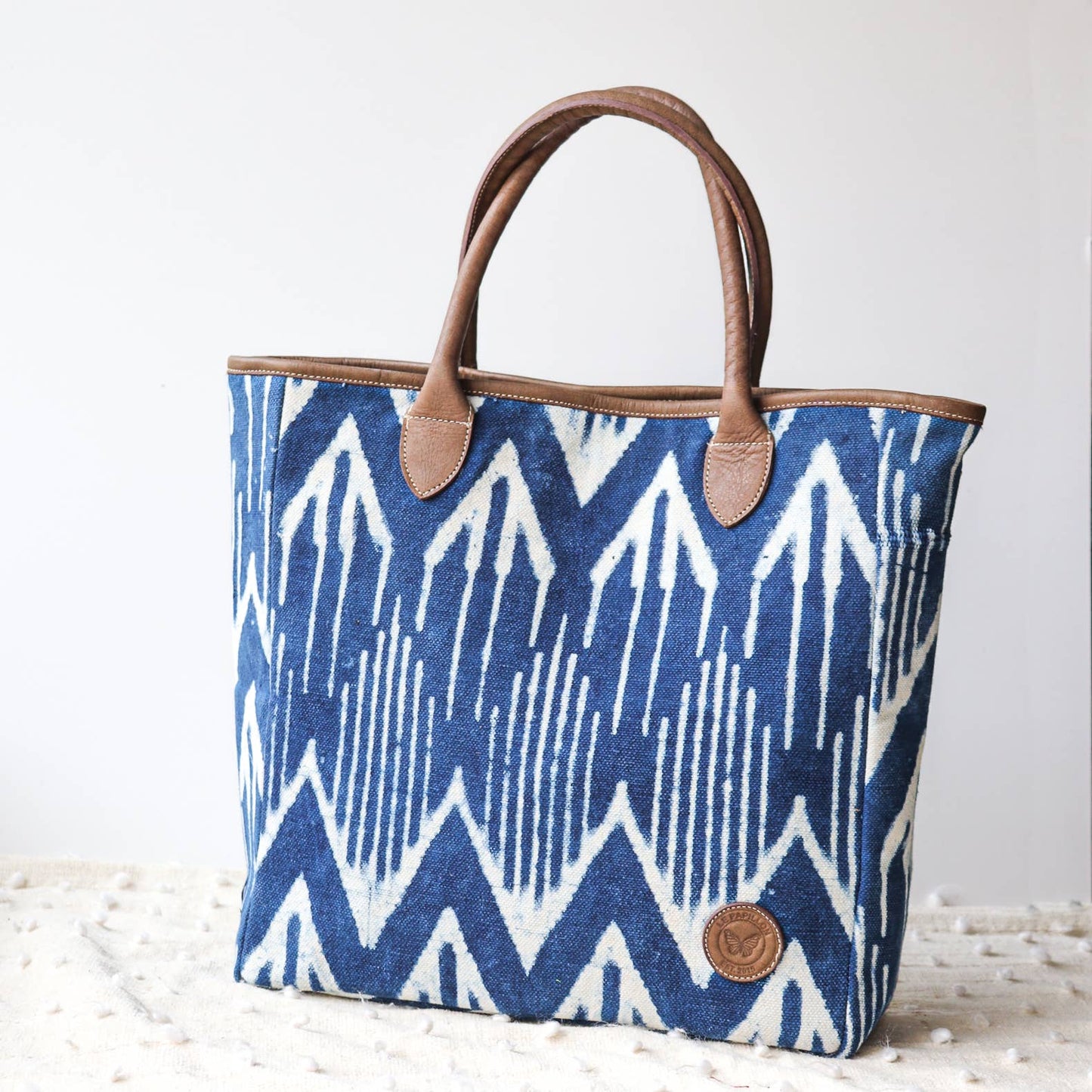 COTTON RUG & LEATHER TOTE