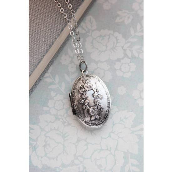 Oval Picture Locket Necklace